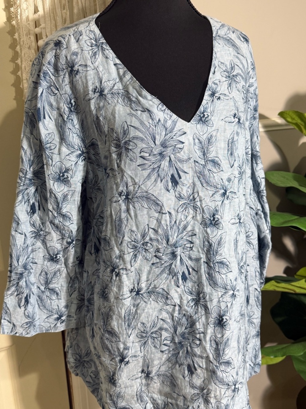J. Jill Light Blue Floral V-Neck Tunic linen